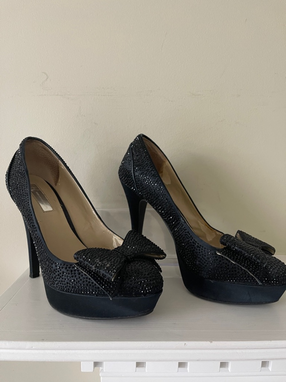 INC International Concepts Black Rhinestone Bow Platform Pumps Size 8.5 - Picture 2 of 9